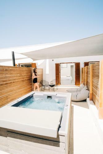 Hotel Mesanto Luxury Suites