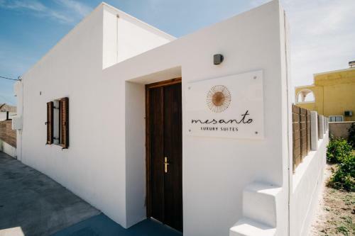 Hotel Mesanto Luxury Suites