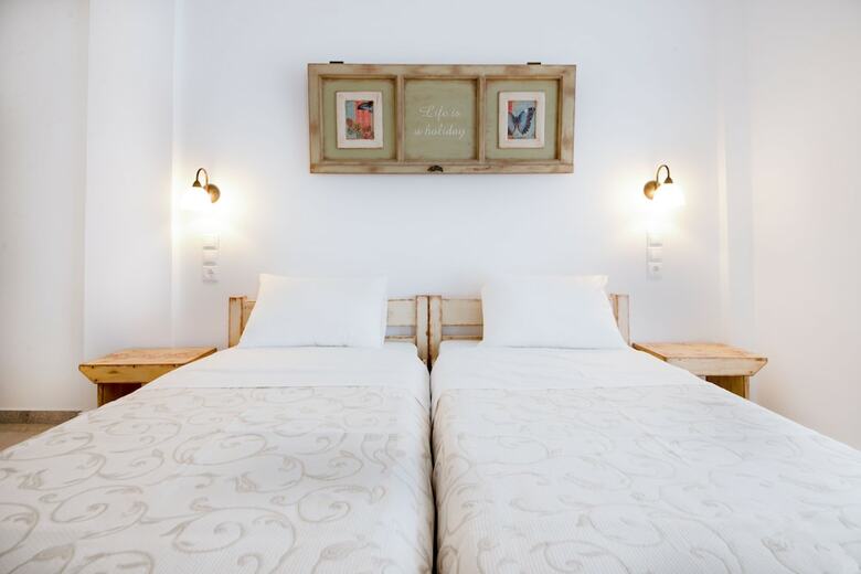 Fragias Studios & Apartments