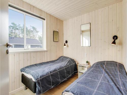 Twelve-bedroom Holiday Home In Frederiksvark