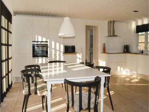 Three-bedroom Holiday Home In Strandby