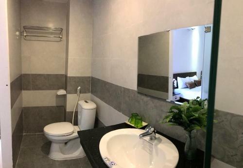Vien Dong Hotel
