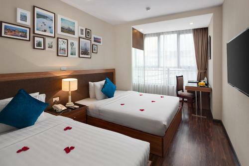 Golden Moon Suite Hotel