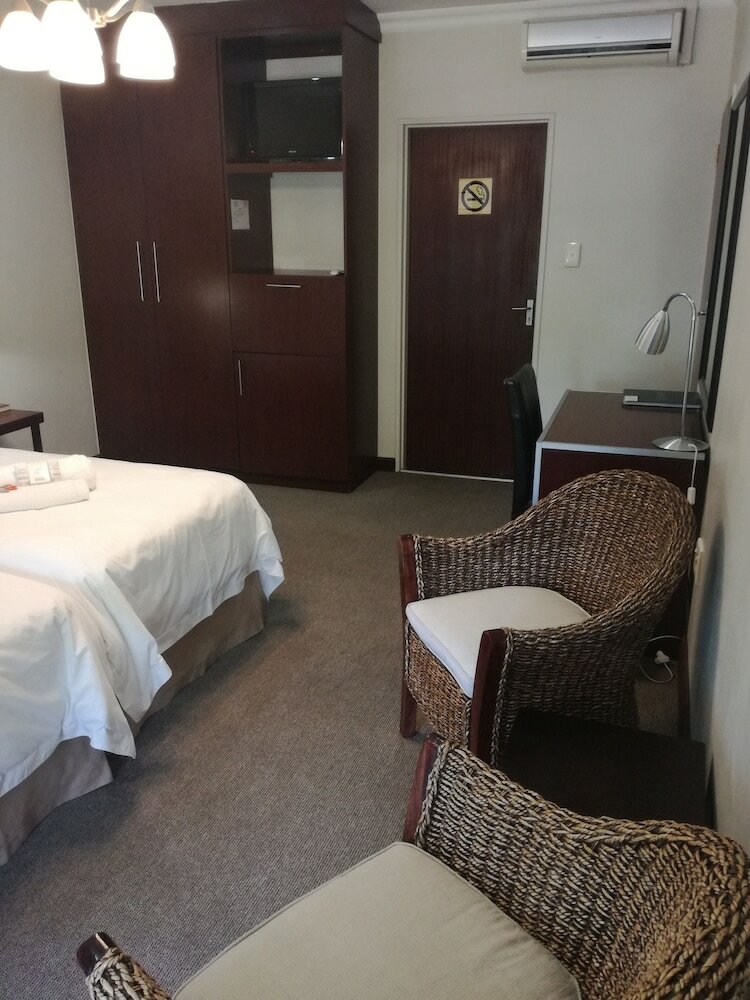 Hostal Belmont Guesthouse
