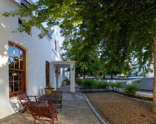Bed & Breakfast De Hoek Manor