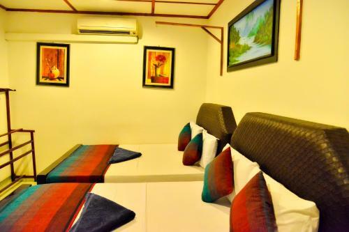 Thilaka City Hotel