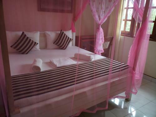 Hostal Heritage Lake View