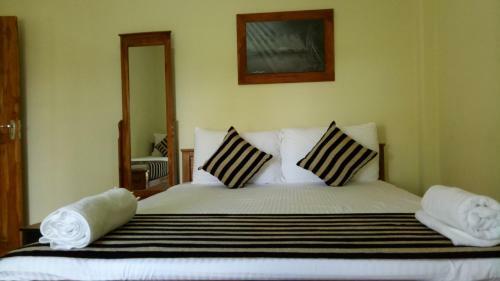 Hostal Heritage Lake View