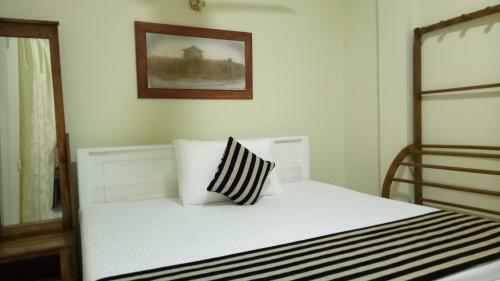 Hostal Heritage Lake View