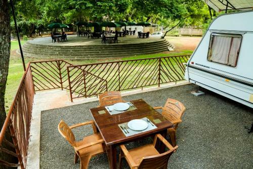 Malwathu Oya Caravan Park