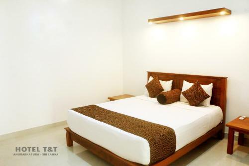 Lodge T&t