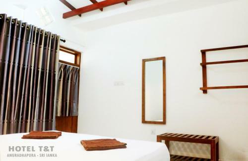 Lodge T&t