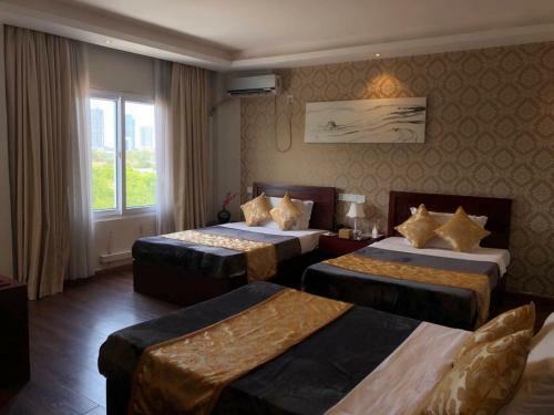China Manor Hotel & Restaurant