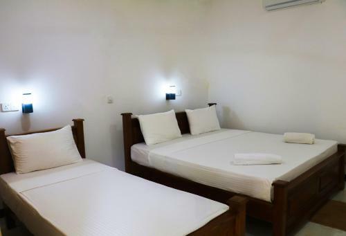 Hotel Deshani Holiday Inn