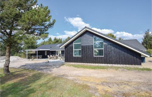 Five-bedroom Holiday Home In Blavand