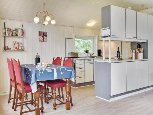 Three-bedroom Holiday Home In Blavand