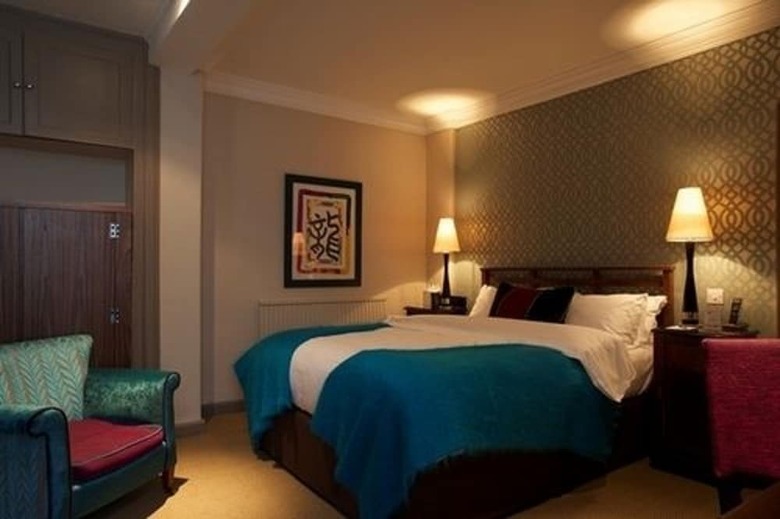 Hotel The Feathers