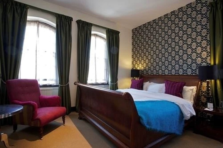 Hotel The Feathers
