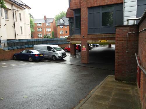 Reading College Serviced Apartment