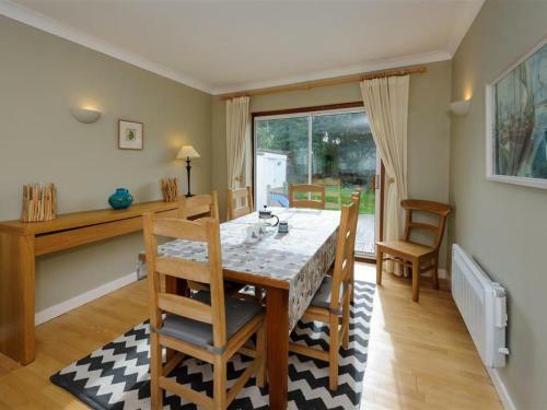 Modern Holiday Home In Llanbedrog With Private Garden