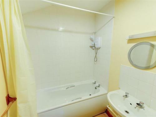 Luxurious Holiday Home In Llandovery With Garden
