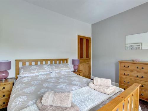 Spacious Holiday Home In Llanidloes With Garden