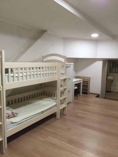 Albergue Bunker Light
