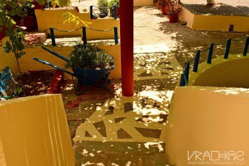 Vrachos Apartments