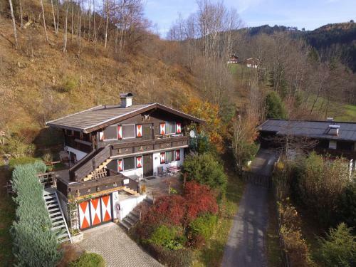 Spacious Chalet In Niedernsill With Skiing Nearby