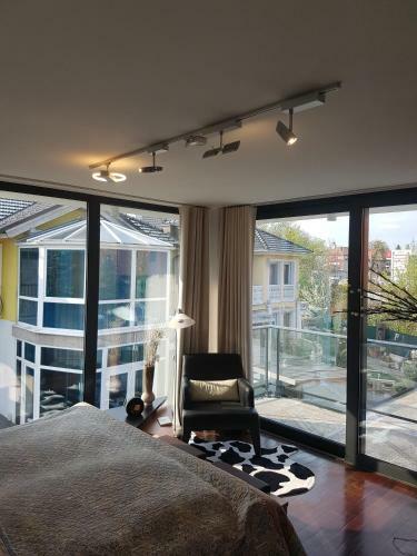 Deluxe Apartment & Suite