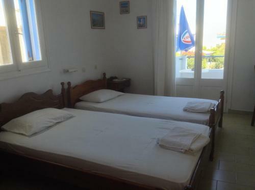Hostal Rania Apartments