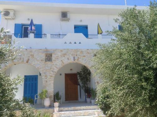 Hostal Rania Apartments