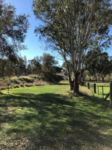Hostal On The Creek