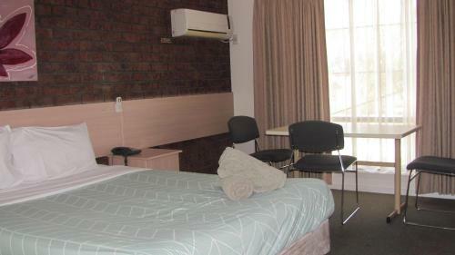 Bristol Hill Motor Inn & Peppa's Licensed Restaurant