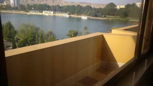 River Side Hotel