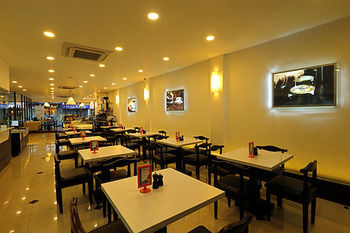 Hotel Cafe Aroma Inn
