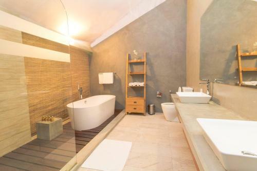 Hotel The Elephant Stables