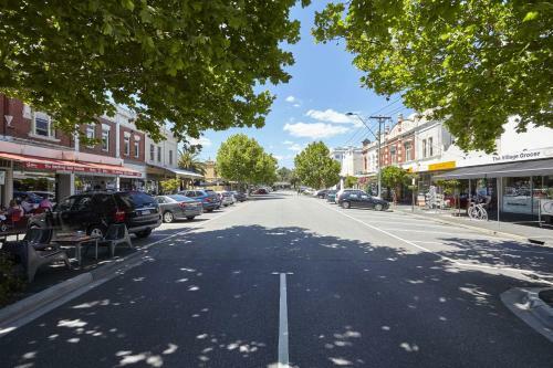 Middle Park In Vogue, Parking, Foxtel - Rejuvenate Stays