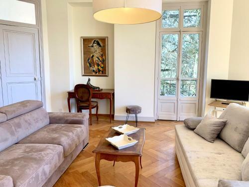 Swiss Riviera Guesthouse Apartments