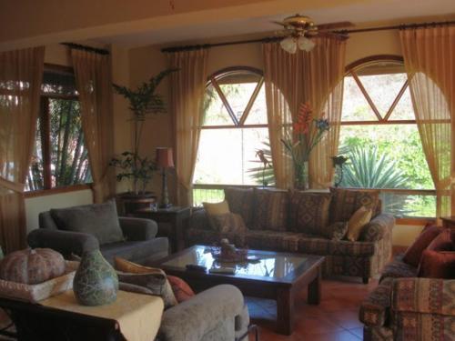 Villa Paradizo Ocean View-up To 14 People