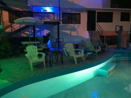 Hostal Hotel Cafe Del Mar, En Valle Pura Vida