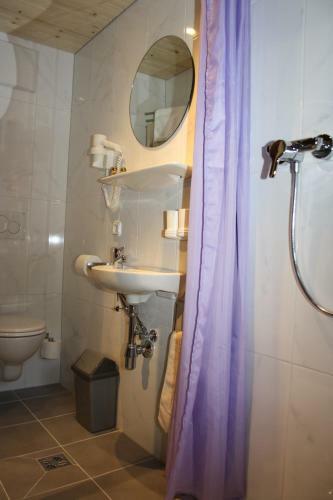 Hostal Pension Brixana