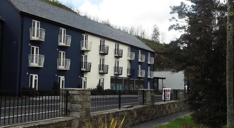 Hotel Leenane (.)