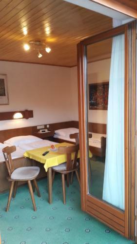 Hostal Pension Mozart