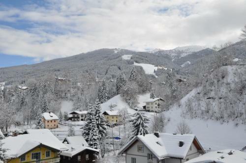 Hostal G�stehaus Schattauer