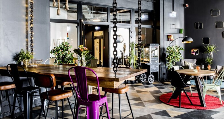 Design Hostel P182