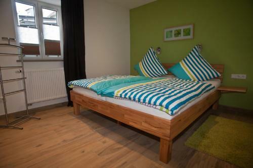 Apartamentos Weingut Herbert Schuler - Ferienwohnungen G�stehaus B�rbel