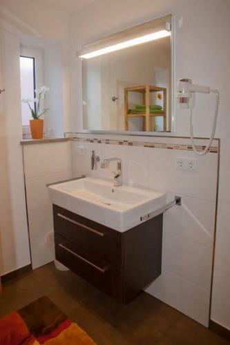Apartamentos Weingut Herbert Schuler - Ferienwohnungen G�stehaus B�rbel