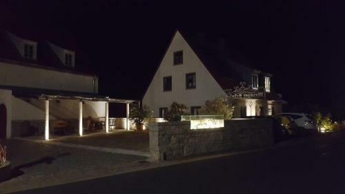 Apartamentos Weingut Herbert Schuler - Ferienwohnungen G�stehaus B�rbel
