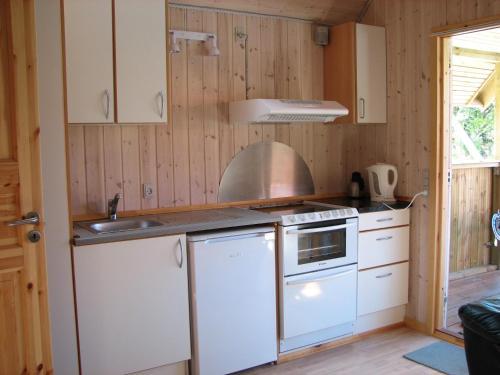 Three-bedroom Holiday Home In Tranek�r 3